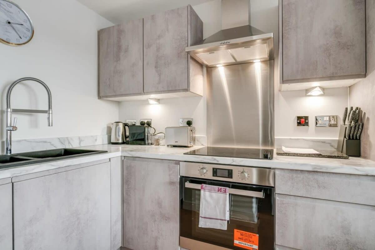 Lovely Riverside 2 Bed Apartment 利兹 外观 照片