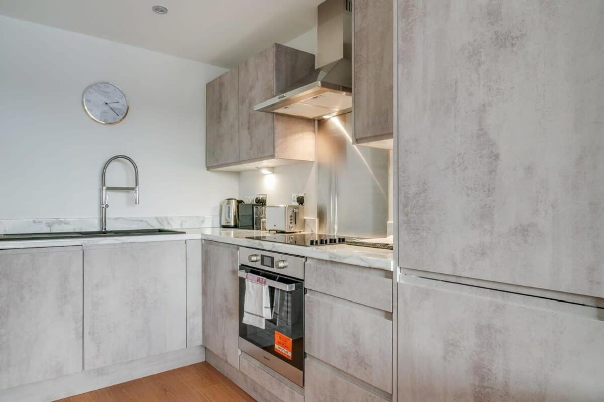 Lovely Riverside 2 Bed Apartment 利兹 外观 照片